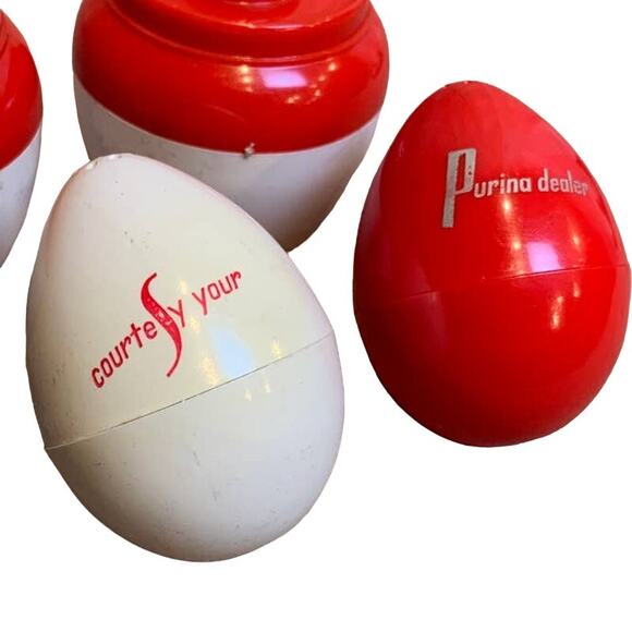 2 Sets Vintage Red White Purina Plastic Egg Canister Shaped Salt Pepper Shakers - Picture 2 of 3